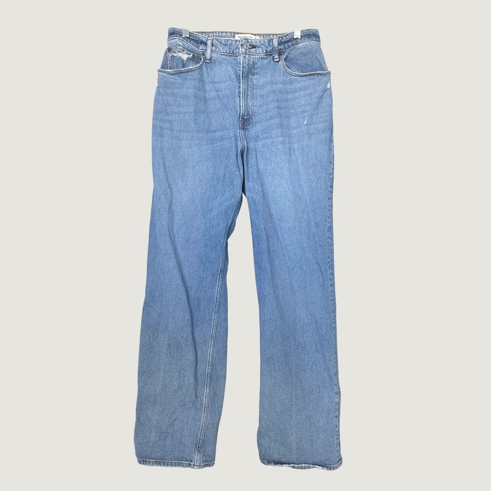 Abercrombie & Fitch Curve Love 90s Relaxed Jean High Rise Light Wash 30/10